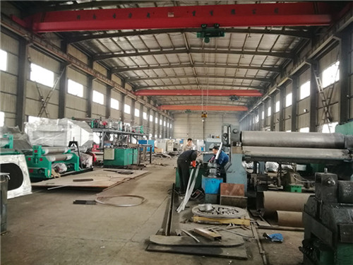 三辊卷板机产生裂纹的原因